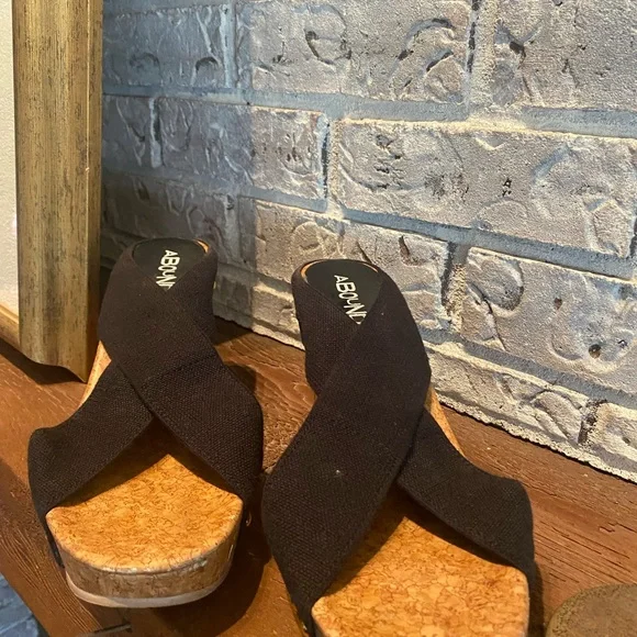 Size 9 Abound black wedge sandals - Picture 1 of 13